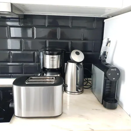 Henriqueta Maia Suits 伊利亚武