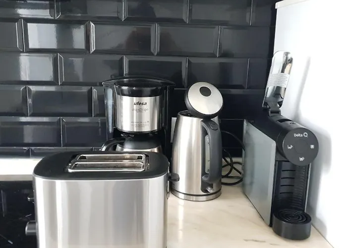 Henriqueta Maia Suits Ílhavo